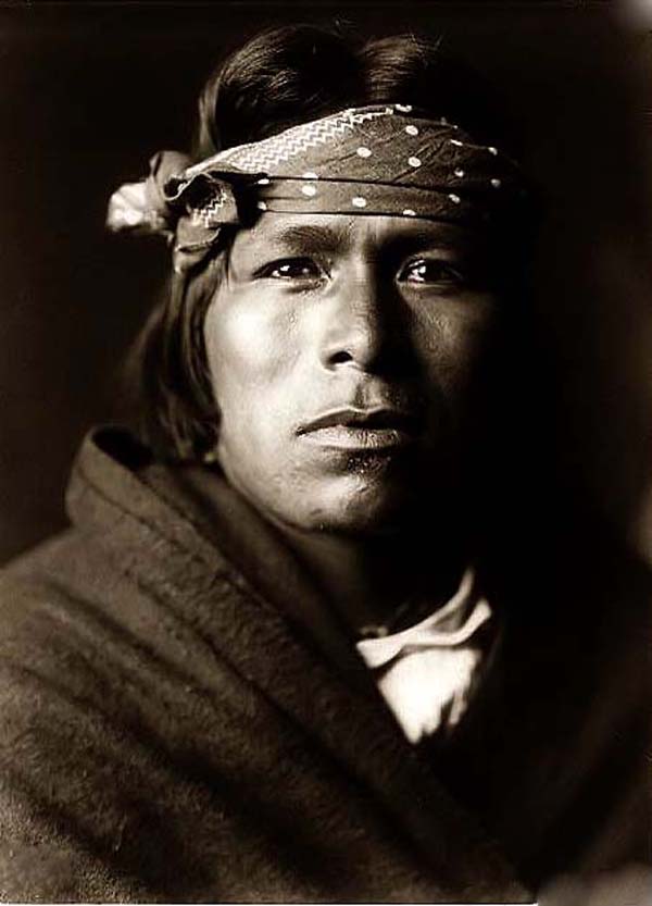 photo by Edward S. Curtis, 1905, courtesy of www.old-picture.com